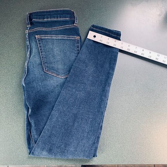 A.n.a. Jeans 27/4 begging actual 27/28 stretch. - Picture 1 of 6